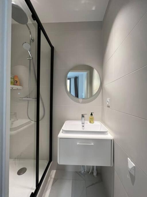 Cosy Flat For 6 People #2 Appartement Asnières Buitenkant foto