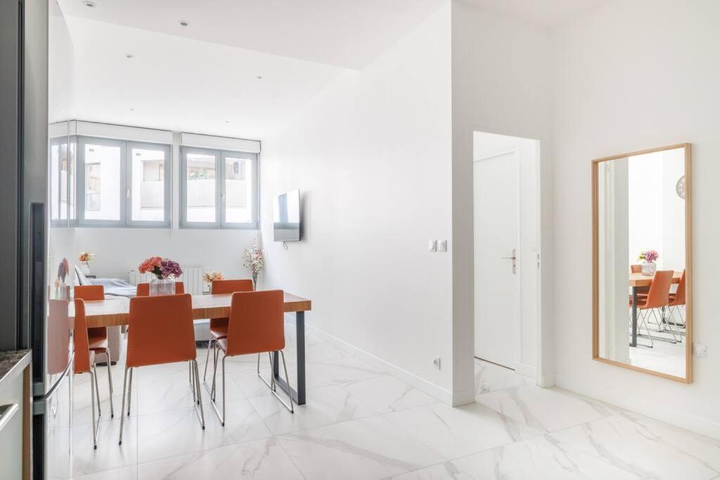 Cosy Flat For 6 People #2 Appartement Asnières Buitenkant foto